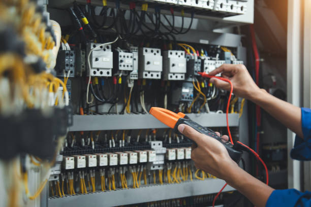 Best 24-Hour Electrician  in Clarence, IA